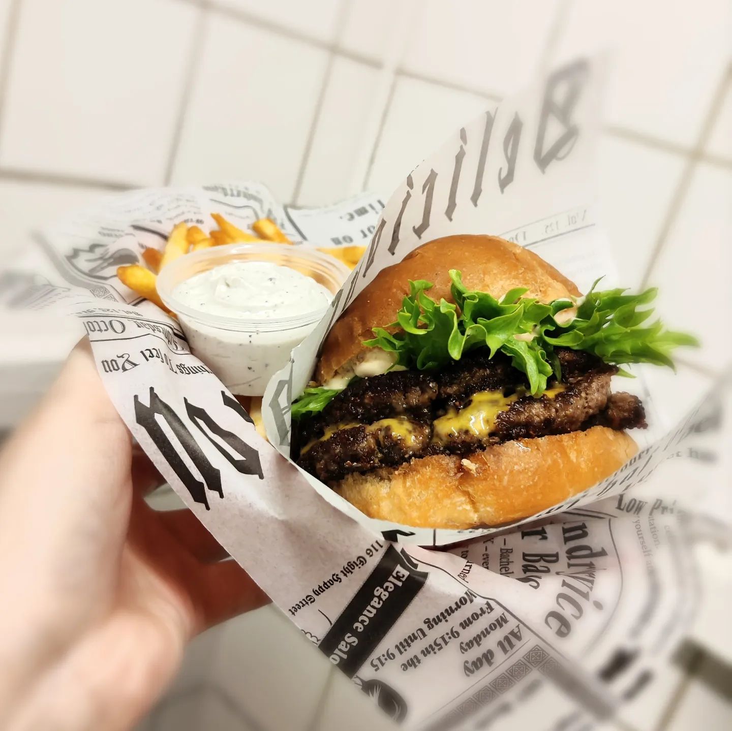 Är du ett fan av stark mat? 🌶️
Kom in och prova en av våra hetare burgare!
"BROOKLYN"
- Med Heta jalapeños, egengjord Sriracha dressing, sallad och ost. Så blir det här den perfekta burgaren för dig som älskar bränna! 🤩
Finns på alla våra restauranger!
Kom in och prova själv! 😍
Välkomna! 🍔